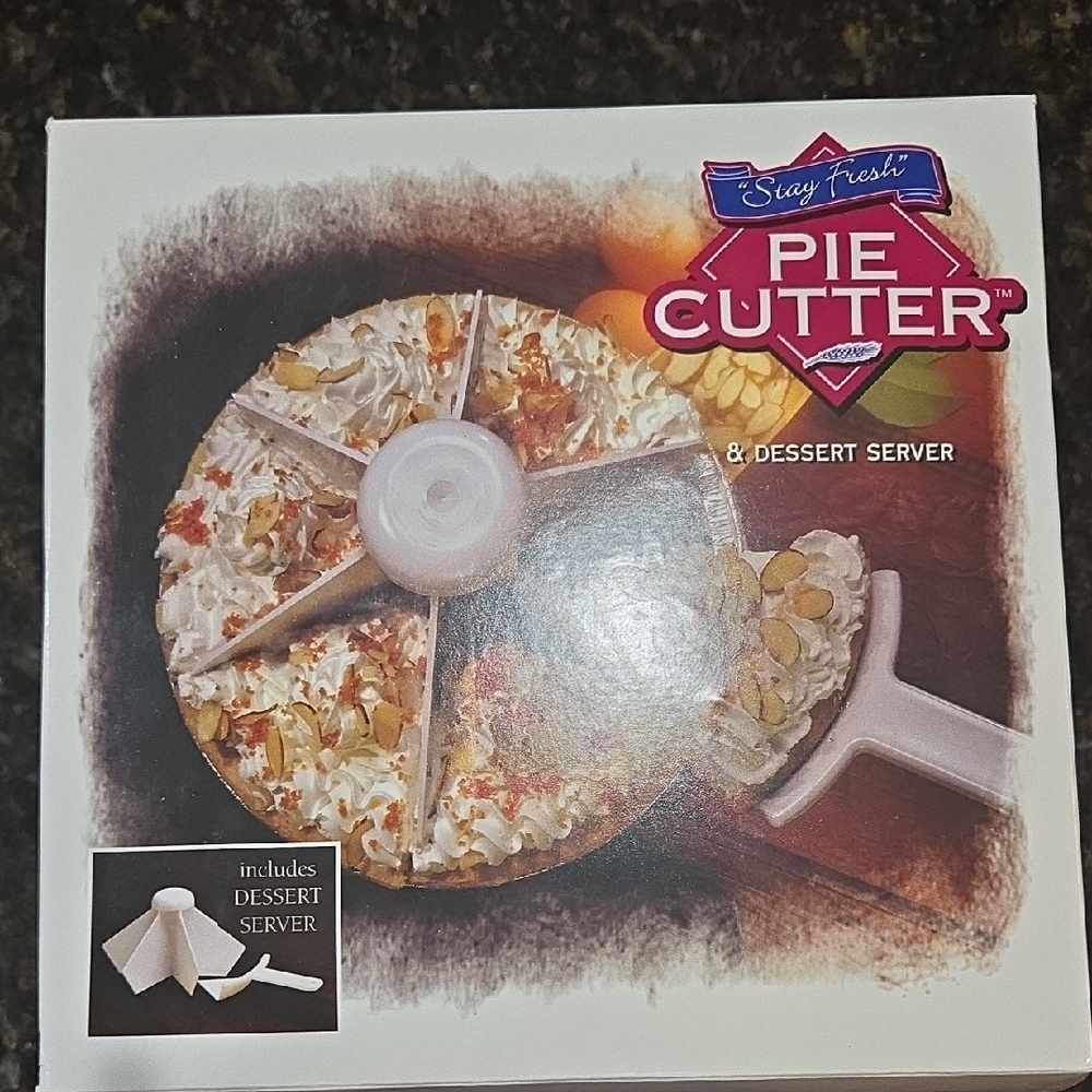 Stay Fresh Pie Cutter and Dessert Server